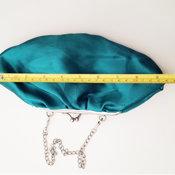 FREE🎈Oasis🍃Green Silky Evening Bag| Handbag| Clutch - Picture 3 of 4